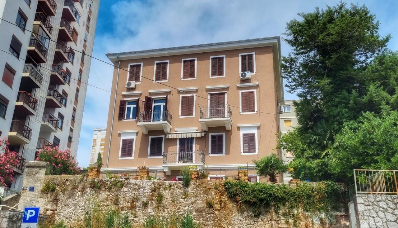 Apartment Lori - Beautiful View Rijeka Exterior photo