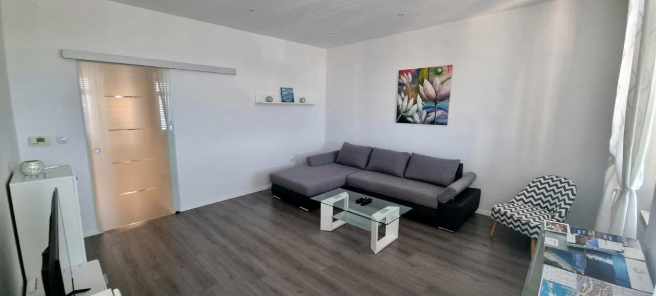 Apartment Lori - Beautiful View Rijeka Exterior photo