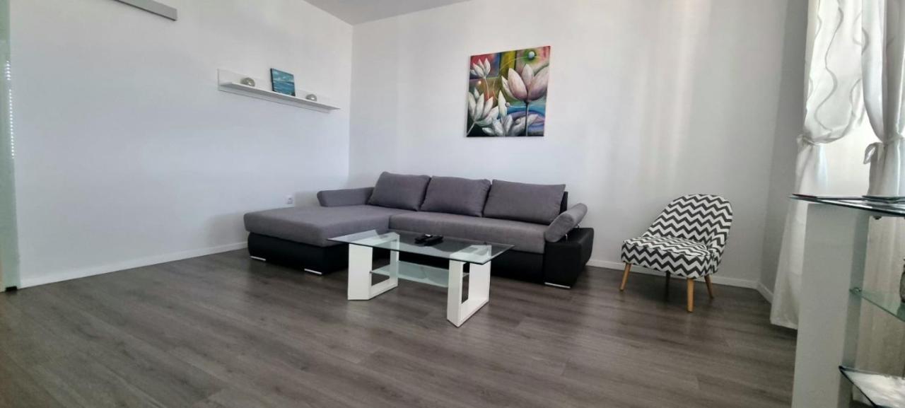 Apartment Lori - Beautiful View Rijeka Exterior photo