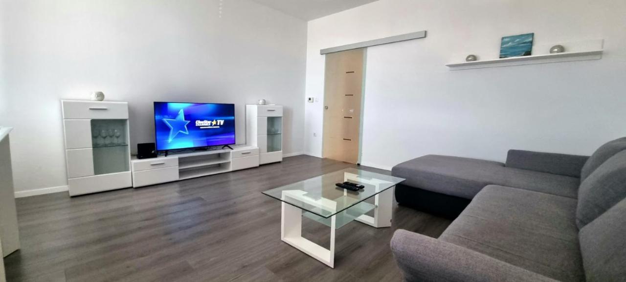Apartment Lori - Beautiful View Rijeka Exterior photo